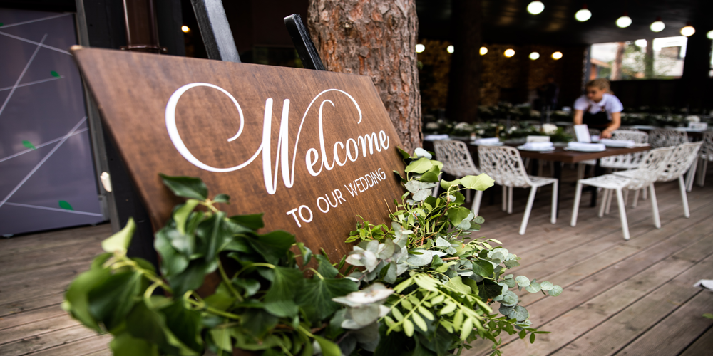 You are currently viewing The Tapestry of Your Wedding Reception
