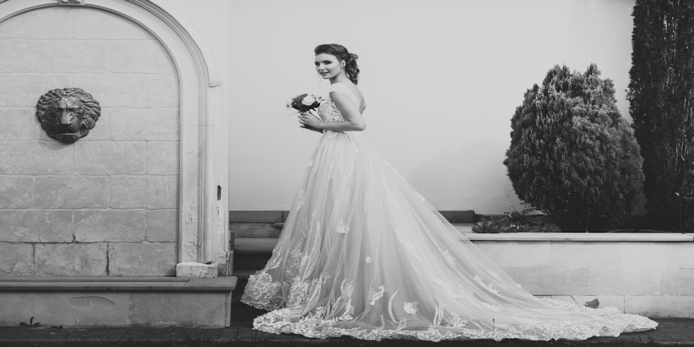 Read more about the article Wearing a Family Heirloom Wedding Dress